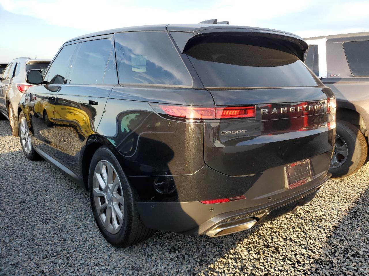 2024 Land Rover Range Rover - Image 2