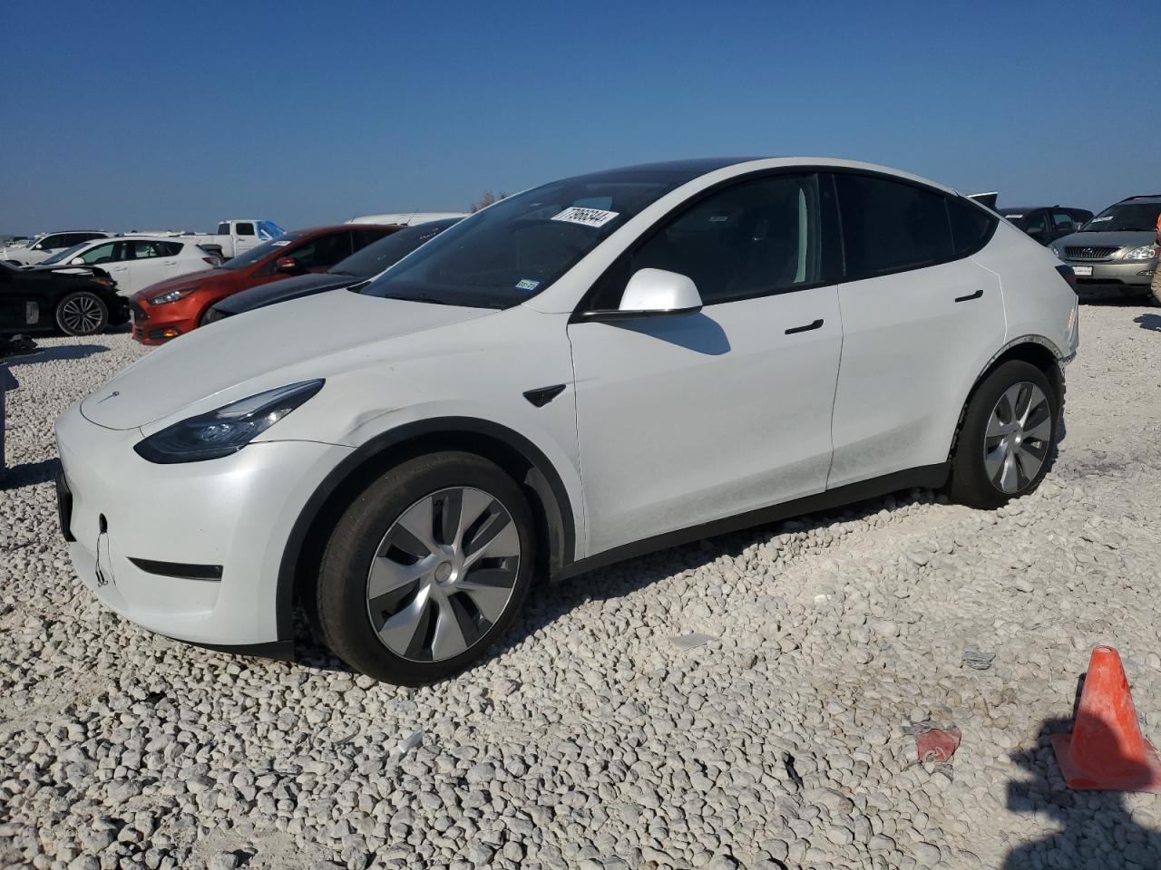 VIN 7SAYGDEE8PA122868 2023 TESLA MODEL Y no.1