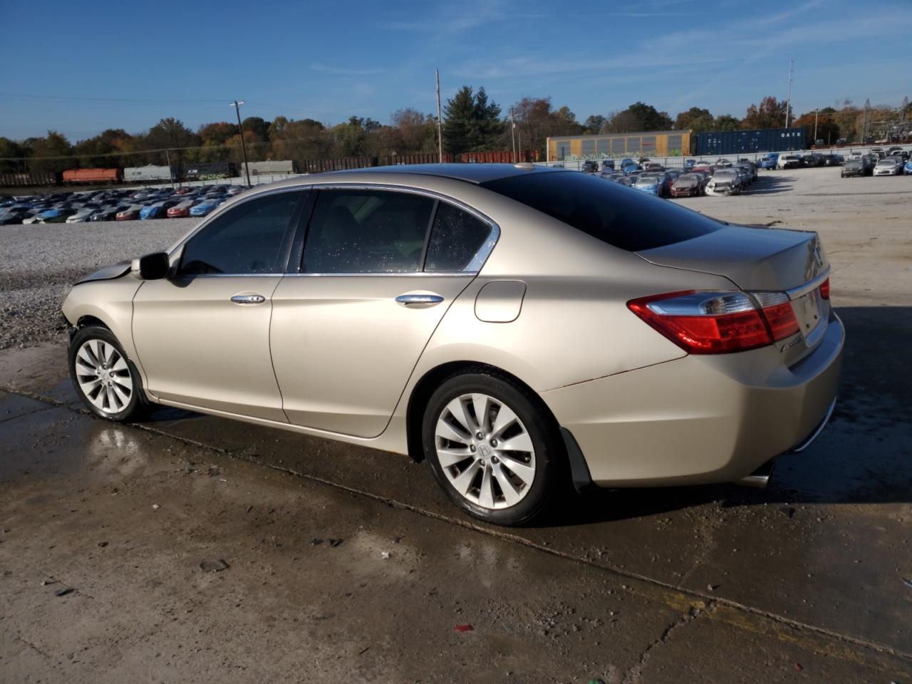 VIN 1HGCR3F83DA028135 2013 HONDA ACCORD no.2