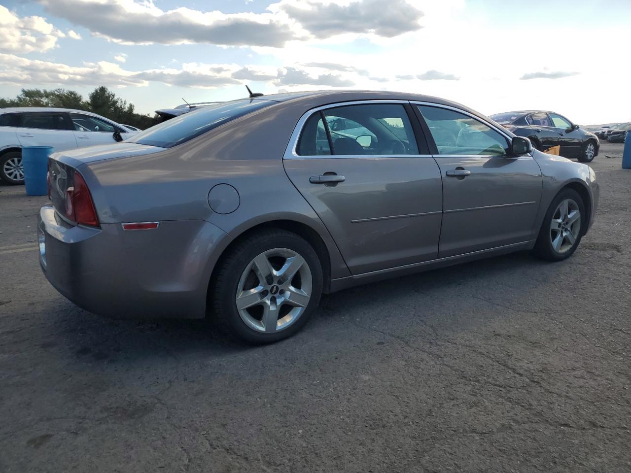 1G1ZC5EB8AF166439 2010 Chevrolet Malibu 1Lt