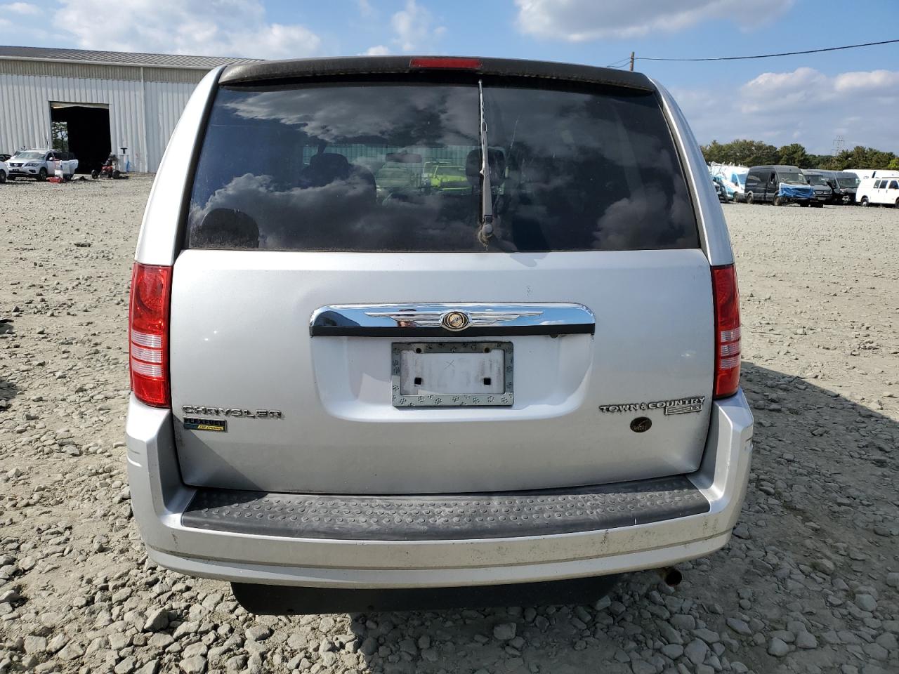 2A4RR4DE8AR213225 2010 Chrysler Town & Country Lx