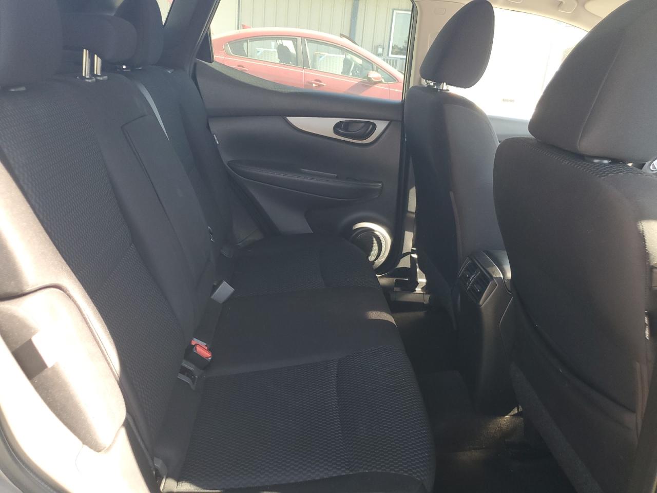 2020 Nissan Rogue - Image 11