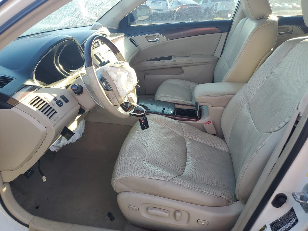 2011 Toyota Avalon - Image 7