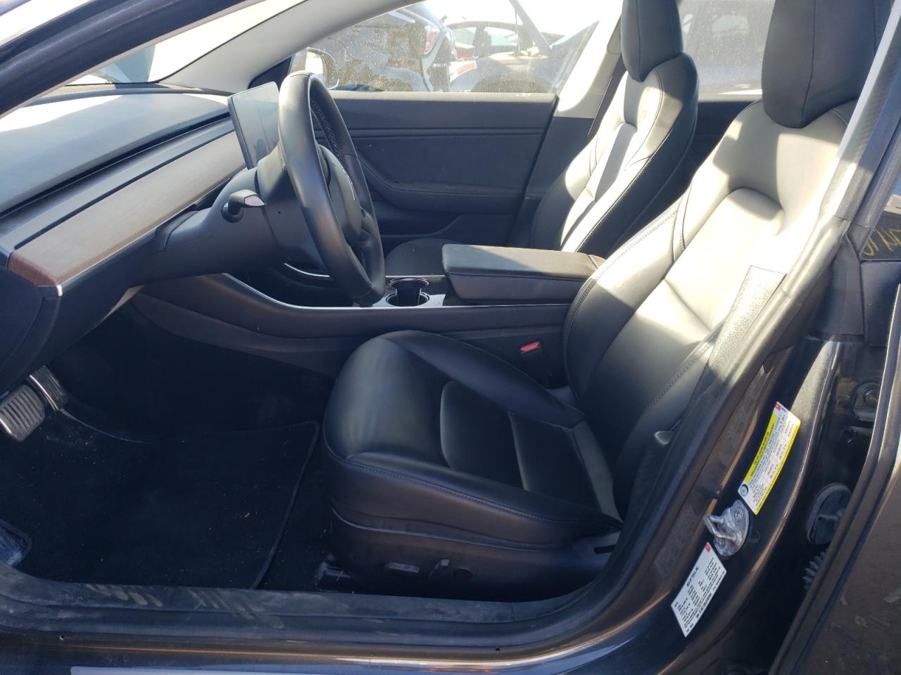 5YJ3E1EBXJF093952 2018 Tesla Model 3