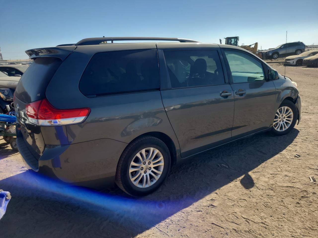 2014 Toyota Sienna Xle VIN: 5TDYK3DC2ES500202 Lot: 75016264