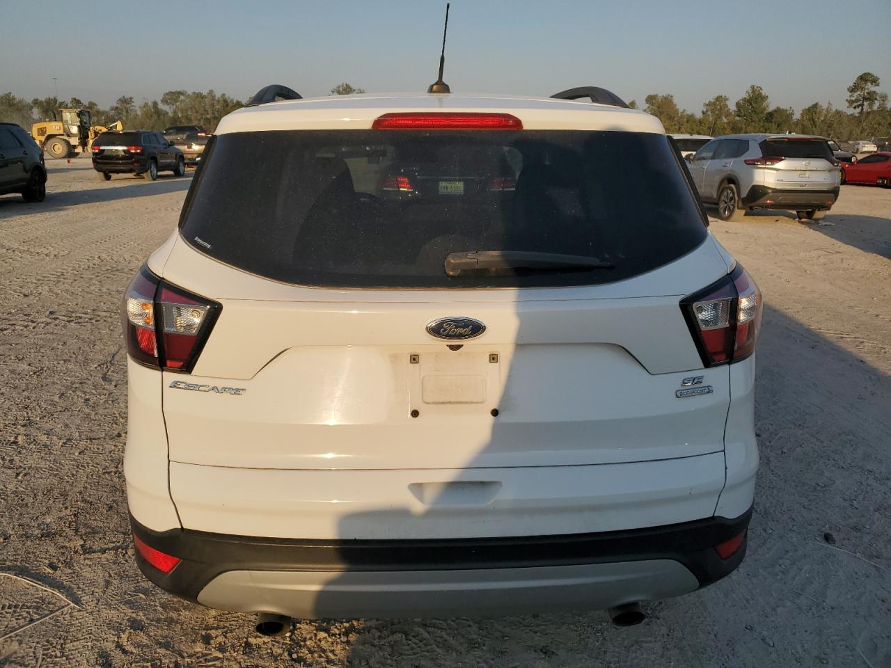 1FMCU0GD7JUB28252 2018 Ford Escape Se