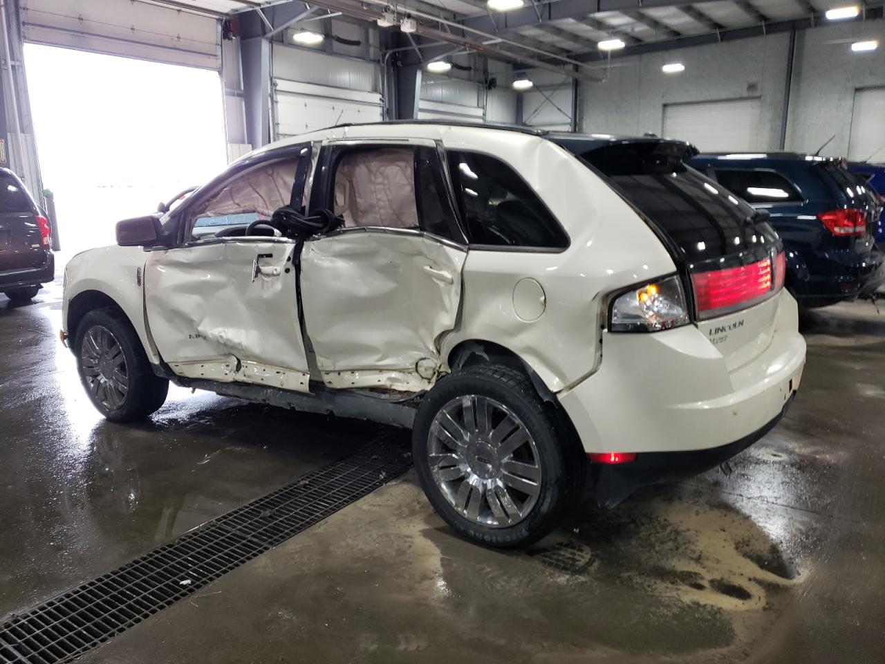 2008 Lincoln MKX - Image 2