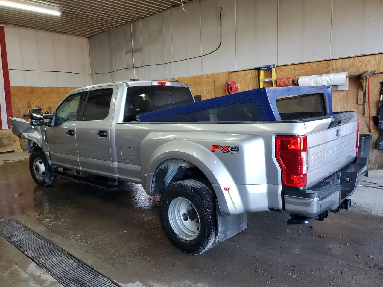 2022 Ford F350 - Image 2