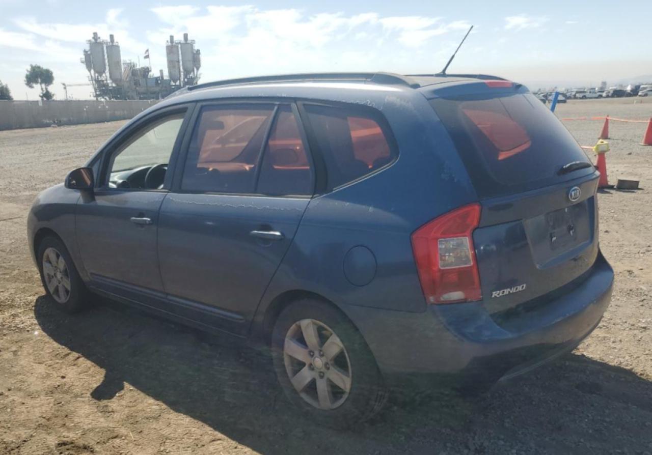 2007 Kia Rondo Base VIN: KNAFG525377090402 Lot: 74997594