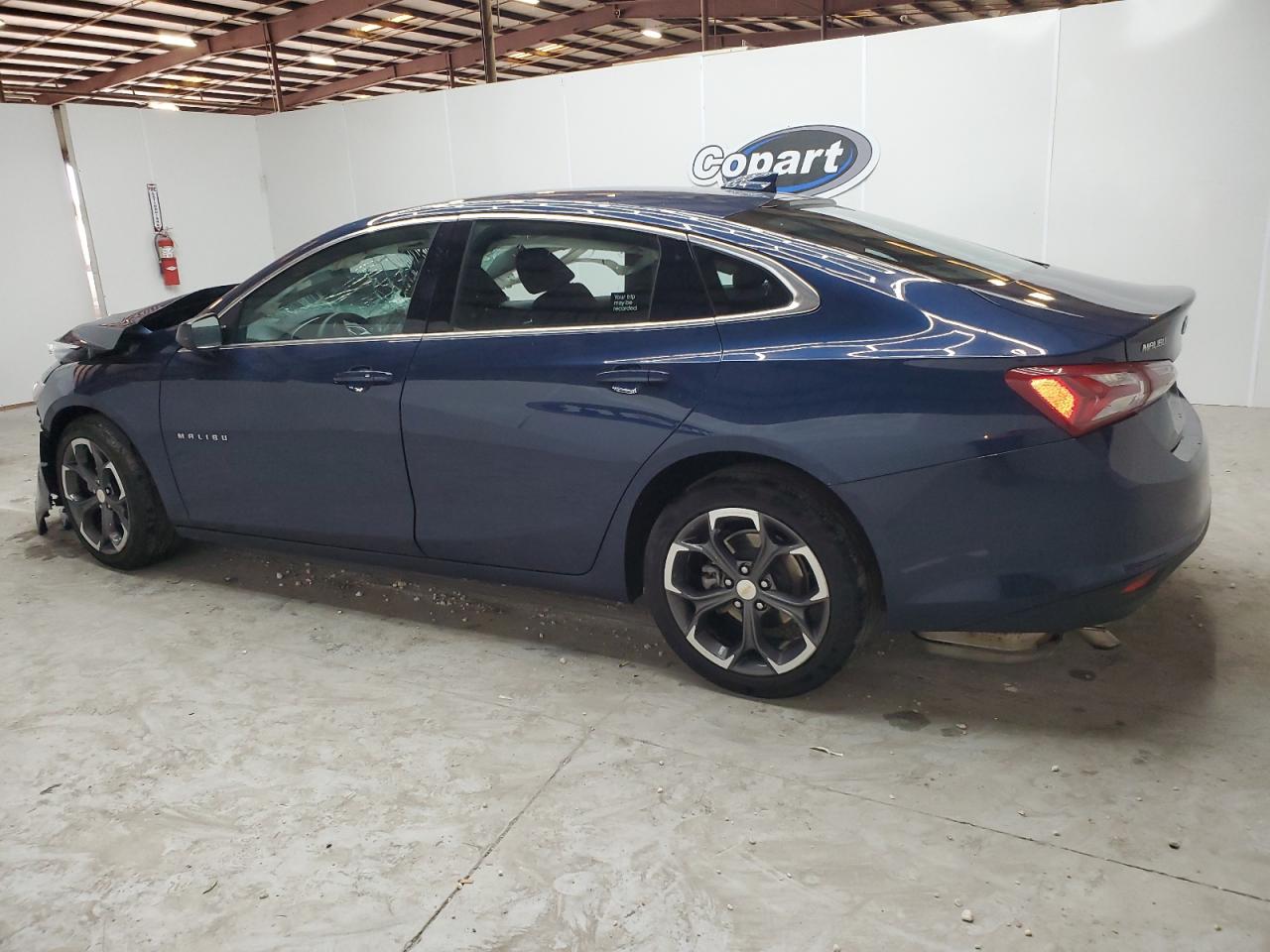 2022 Chevrolet Malibu - Image 2