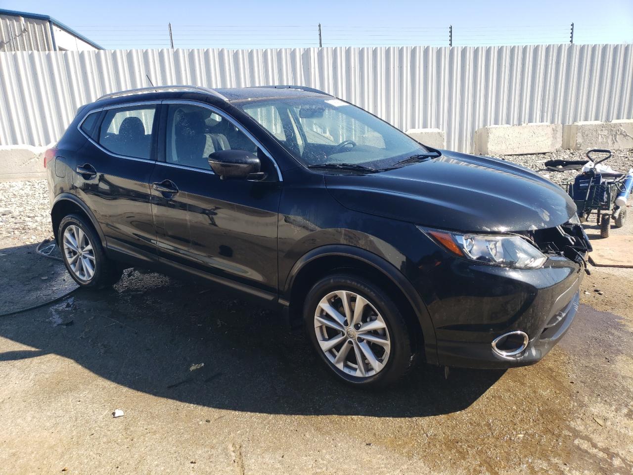 2017 Nissan Rogue - Image 4