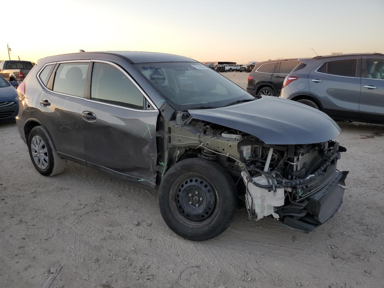 2018 Nissan Rogue - Image 4
