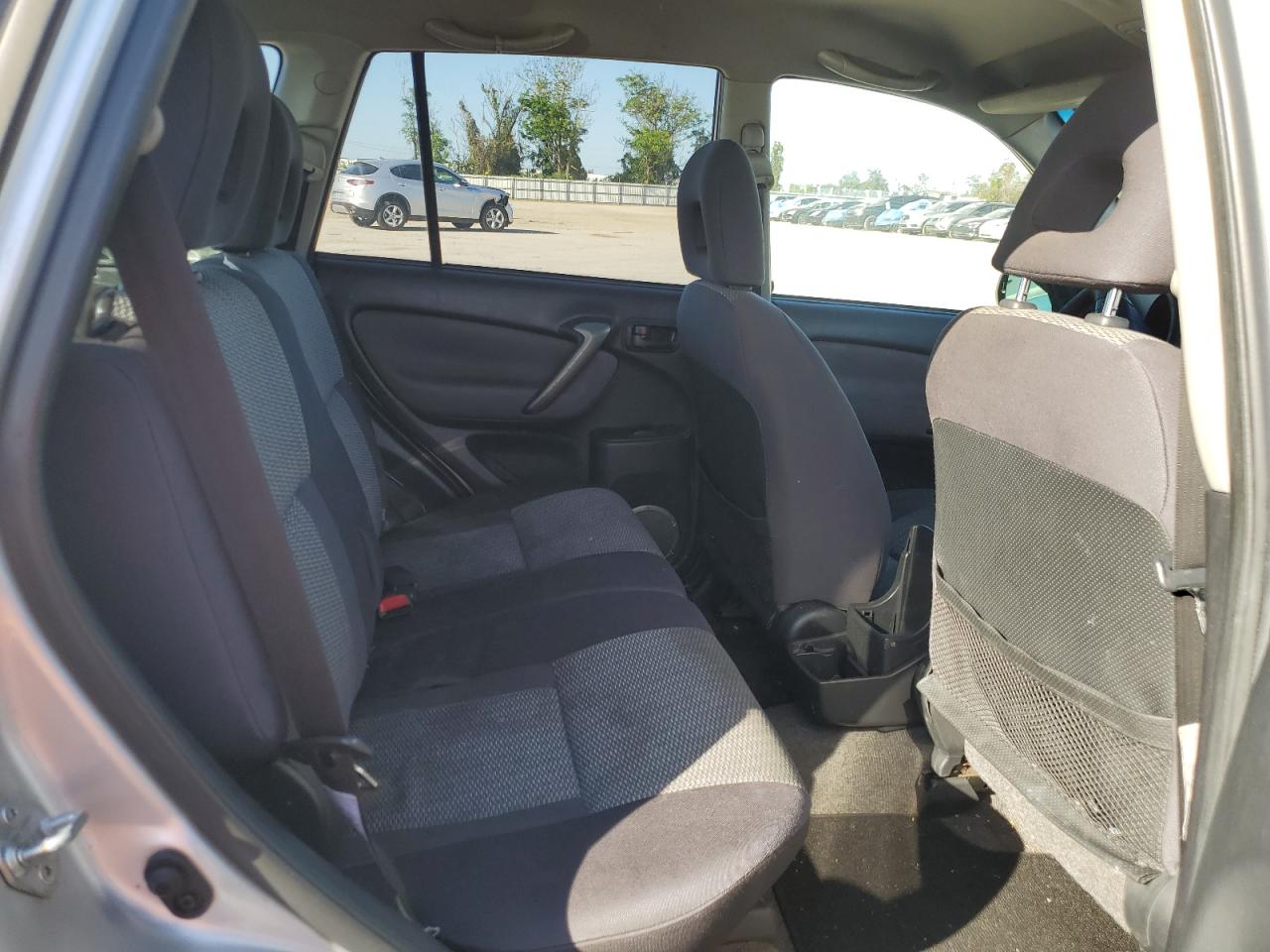 2005 Toyota RAV 4 - Image 11