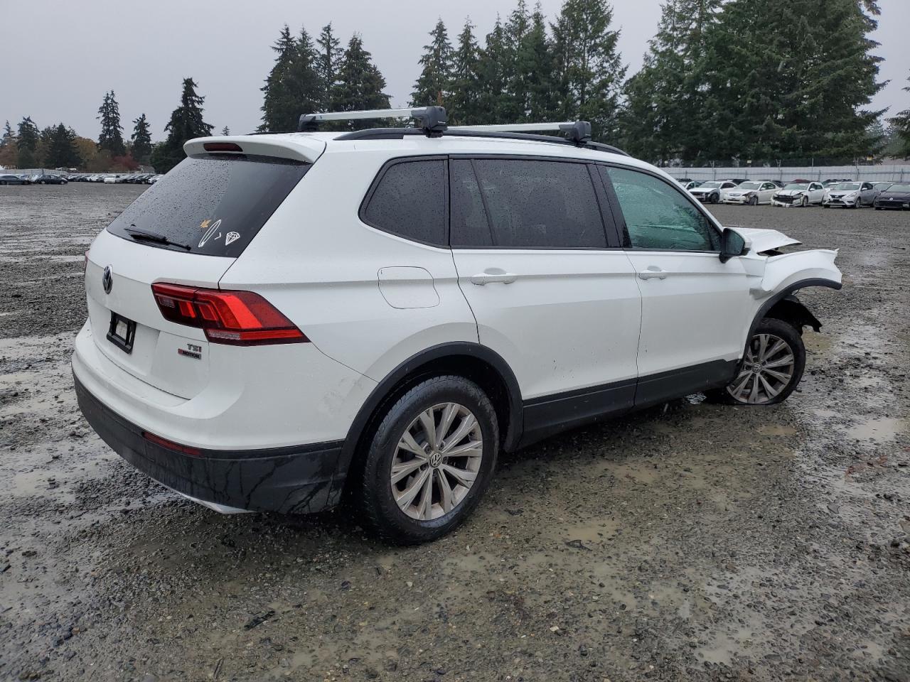 2018 Volkswagen Tiguan - Image 3