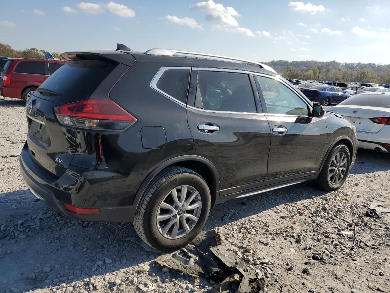 2018 Nissan Rogue - Image 3
