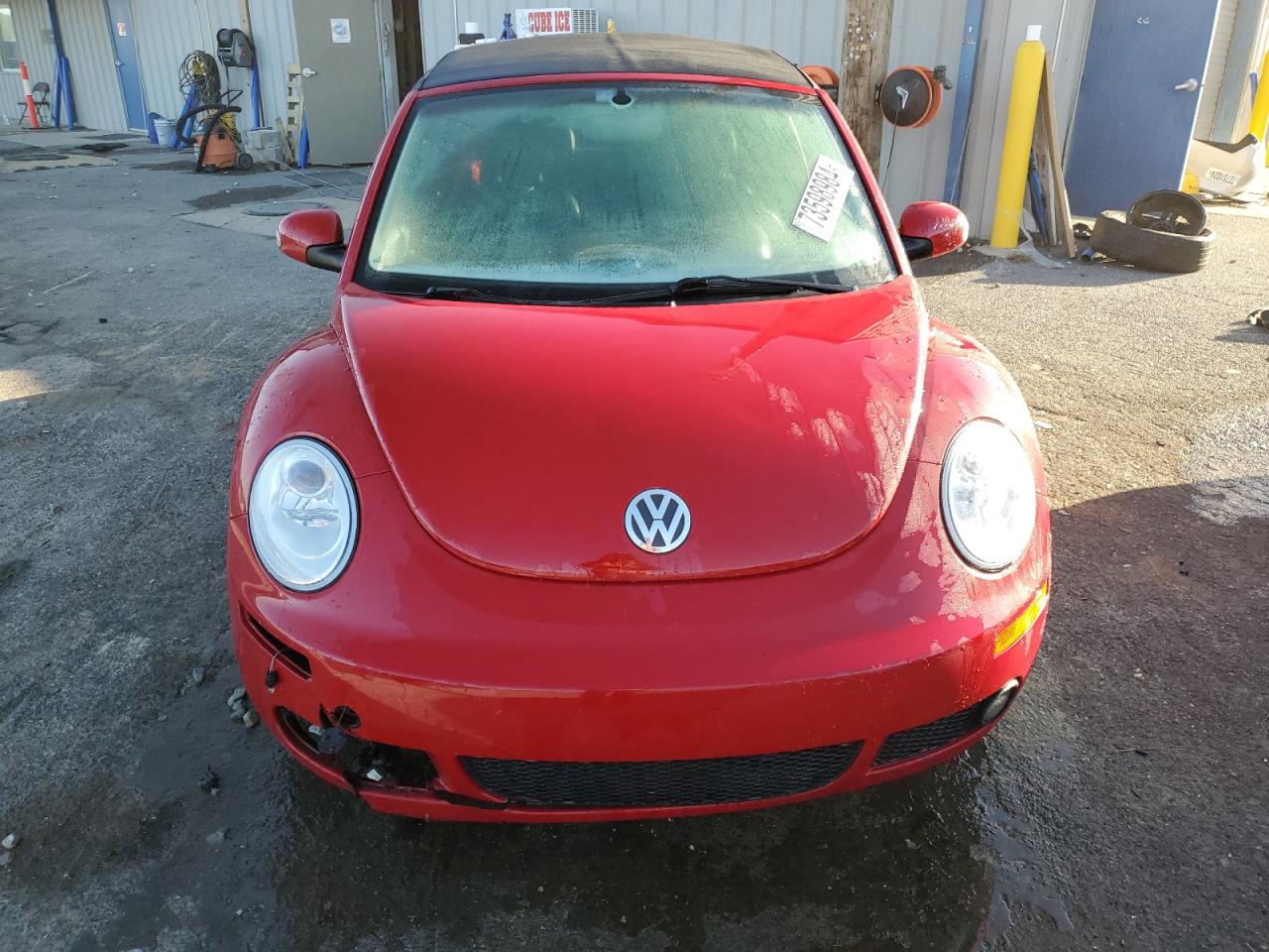 2006 Volkswagen New Beetle Convertible Option Package 2 VIN: 3VWSF31YX6M304999 Lot: 73598984