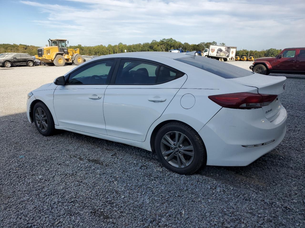 5NPD84LF1HH006440 2017 HYUNDAI ELANTRA - Image 2