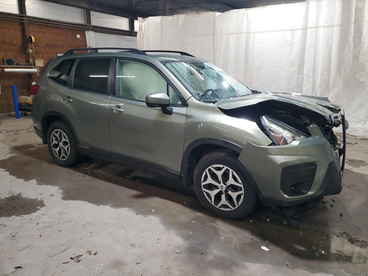 2019 Subaru Forester Premium VIN: JF2SKAGCXKH525842 Lot: 75996414