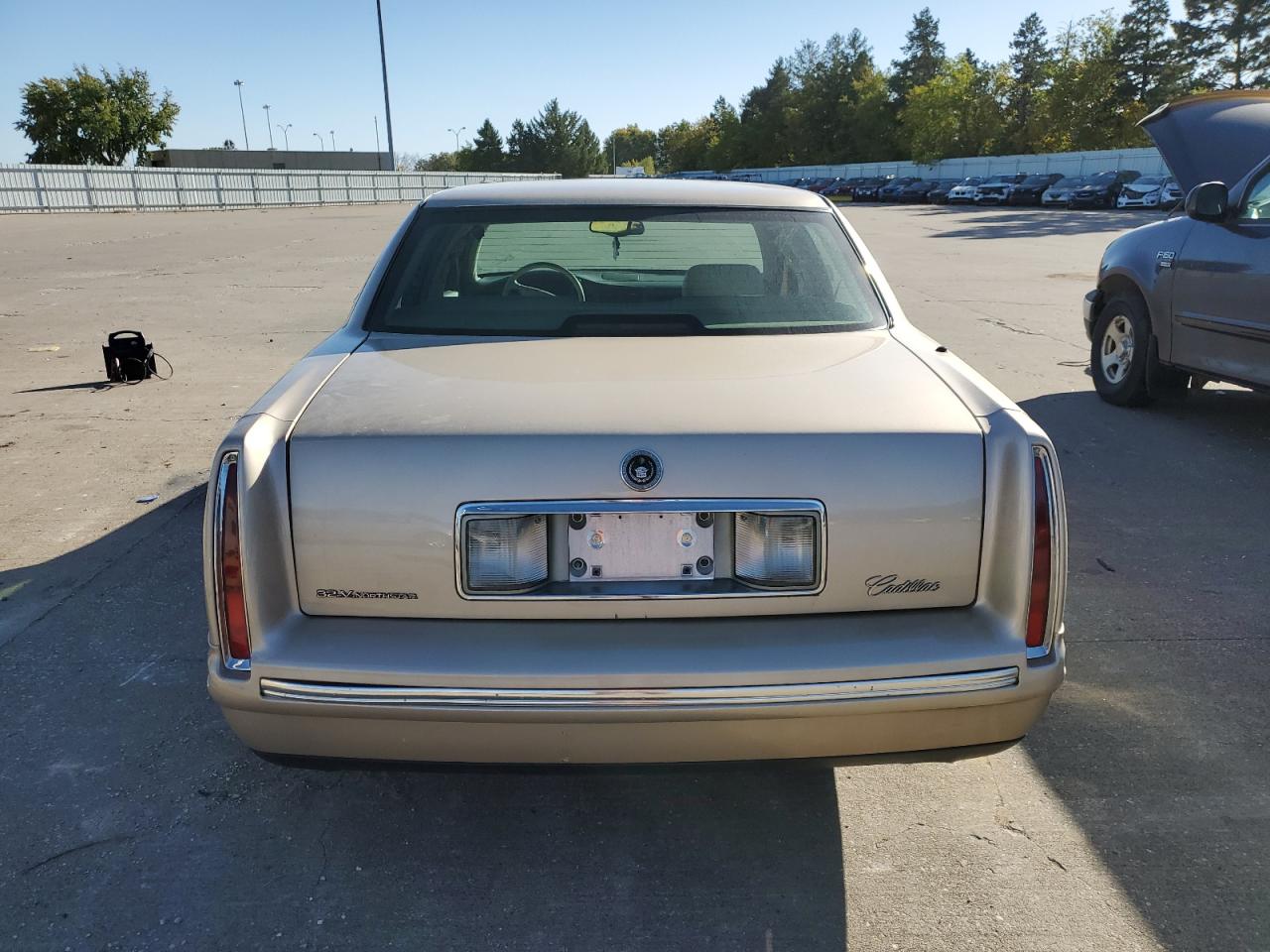 1998 Cadillac Deville VIN: 1G6KD54Y6WU722880 Lot: 76734684