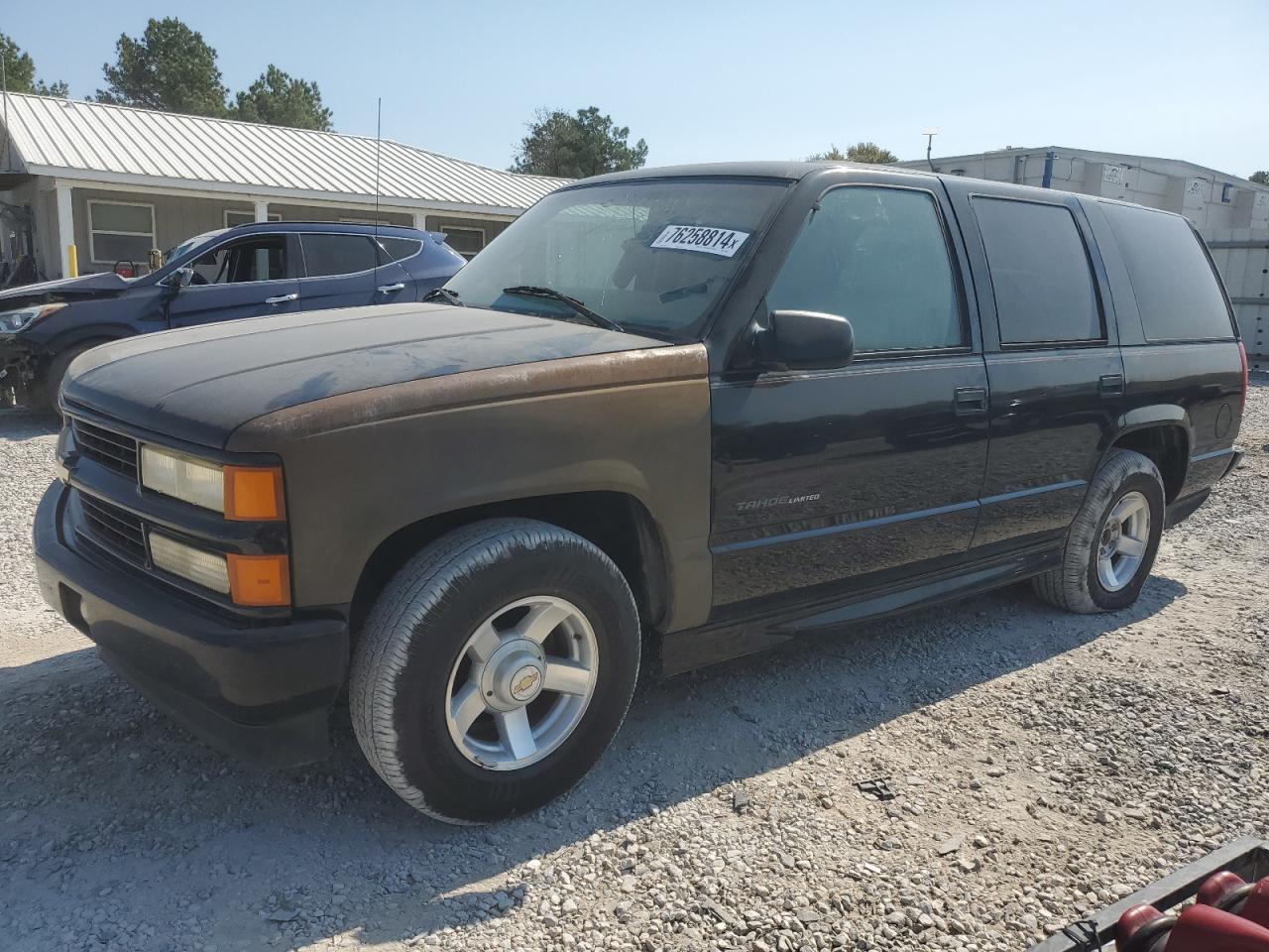 2000 Chevrolet Tahoe C1500 VIN: 1GNEC13R7YR230243 Lot: 76258814