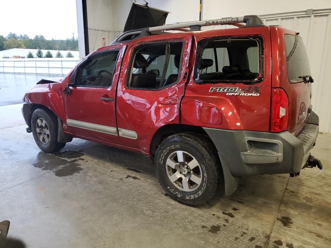 2011 Nissan XTerra - Image 2