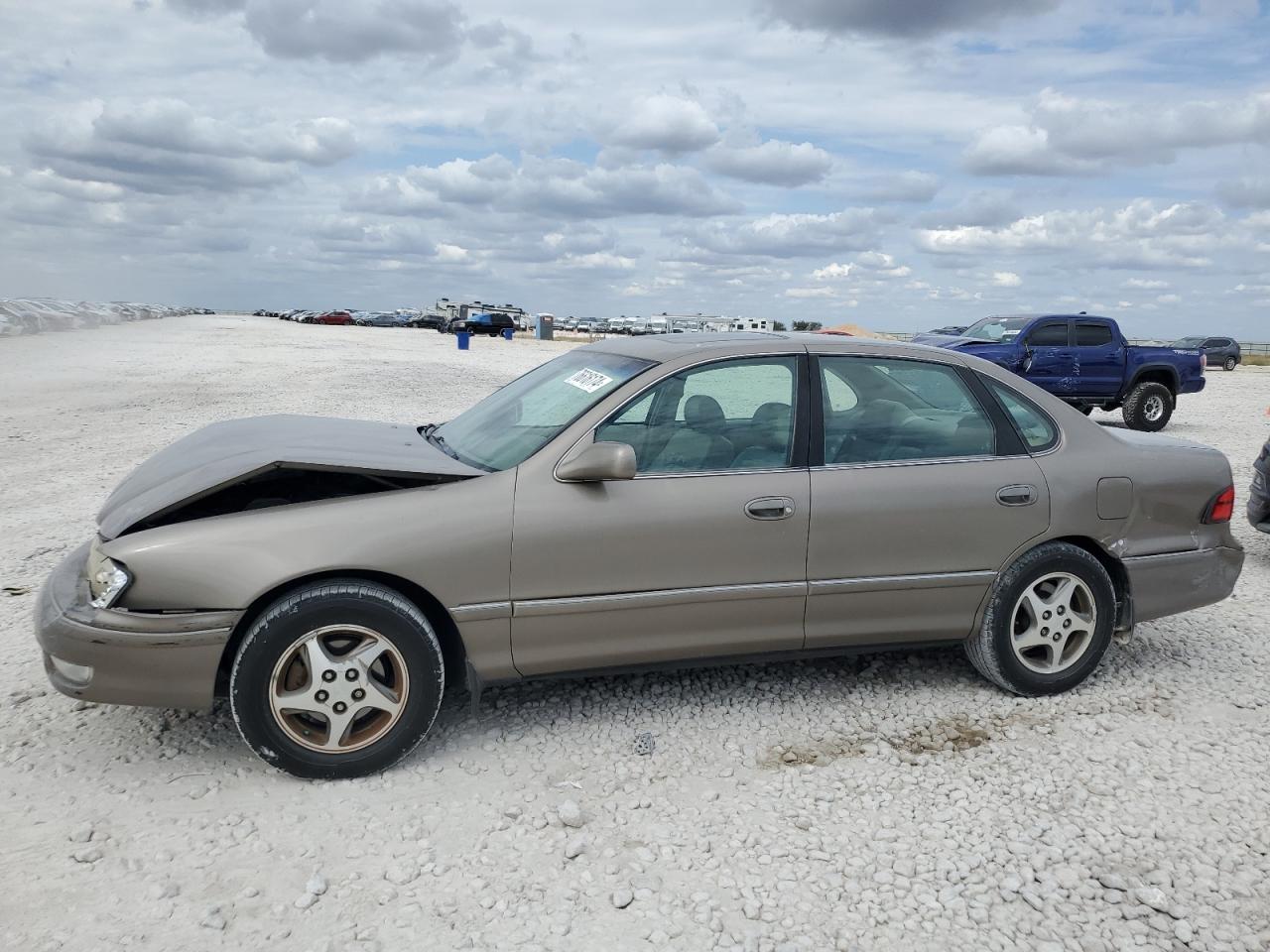 1999 Toyota Avalon - Image 1