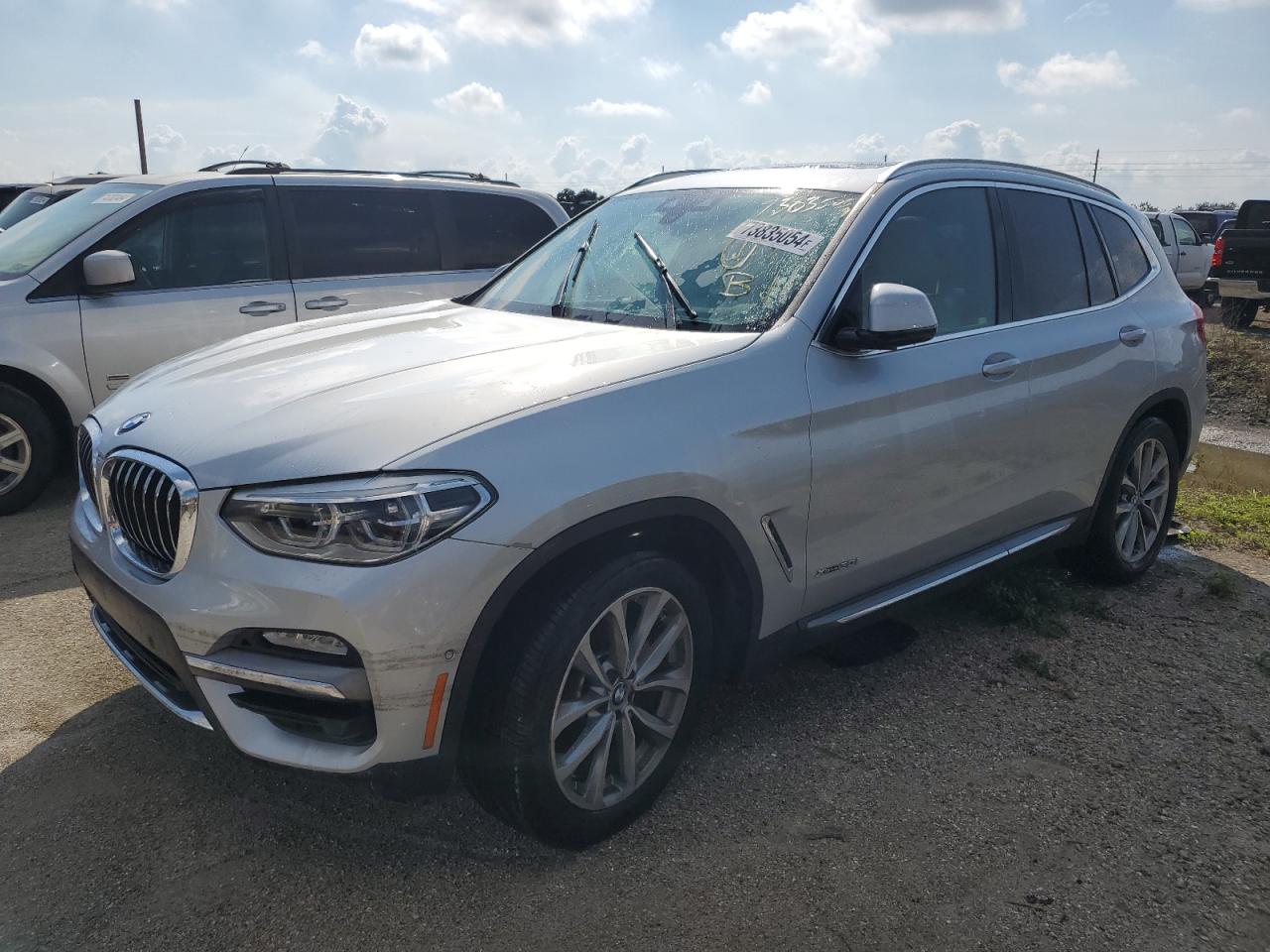 VIN 5UXTR9C5XJLC73012 2018 BMW X3 no.1