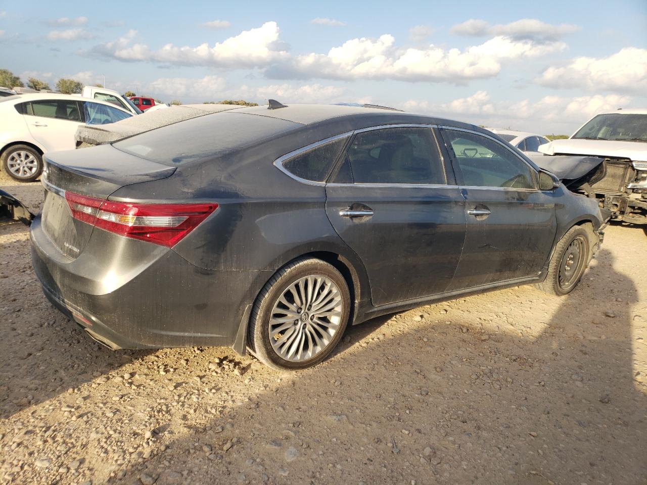 2017 Toyota Avalon - Image 3