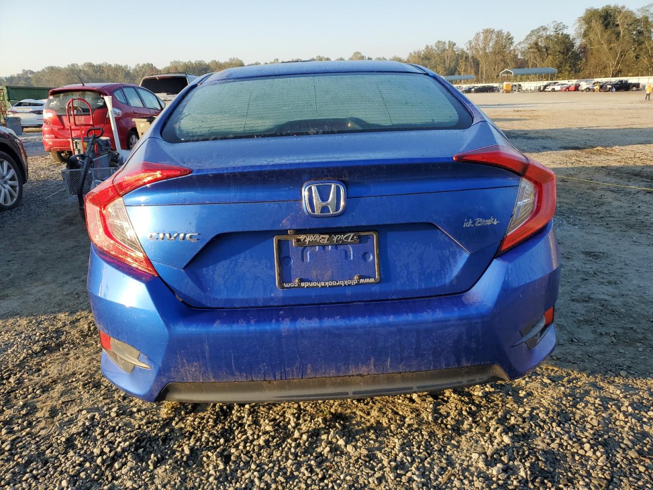 19XFC2F51JE207490 2018 Honda Civic Lx