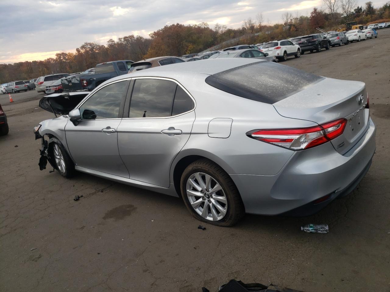 2018 Toyota Camry L VIN: 4T1B11HK9JU538882 Lot: 77354584