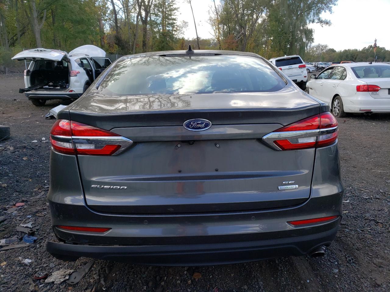 3FA6P0HD6KR228932 2019 Ford Fusion Se