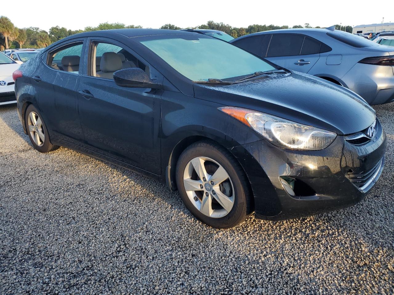 2013 Hyundai Elantra - Image 4