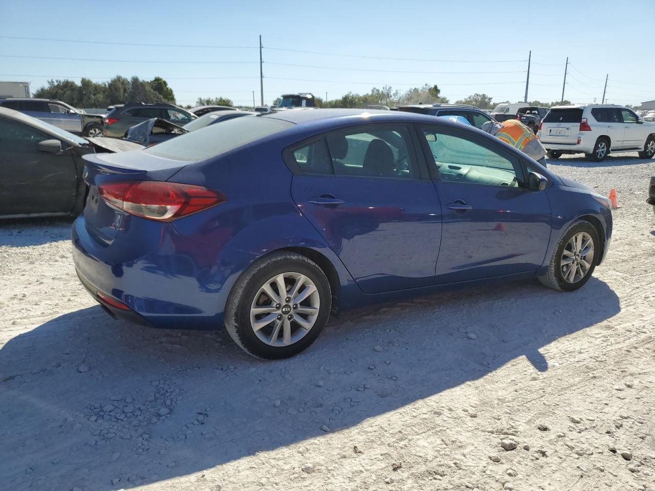 2017 Kia Forte - Image 3