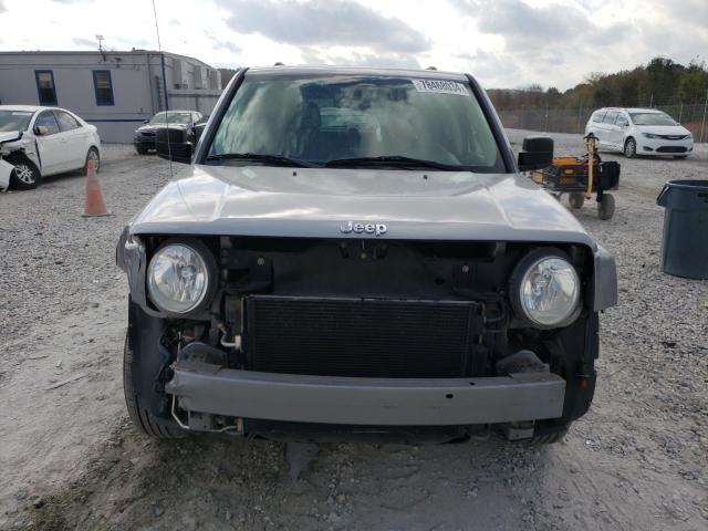  JEEP PATRIOT 2016 Srebrny