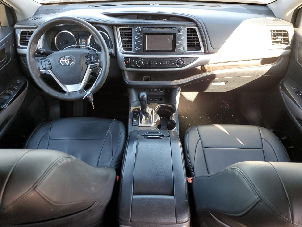 2017 Toyota Highlander Le VIN: 5TDBZRFH4HS377519 Lot: 76104354