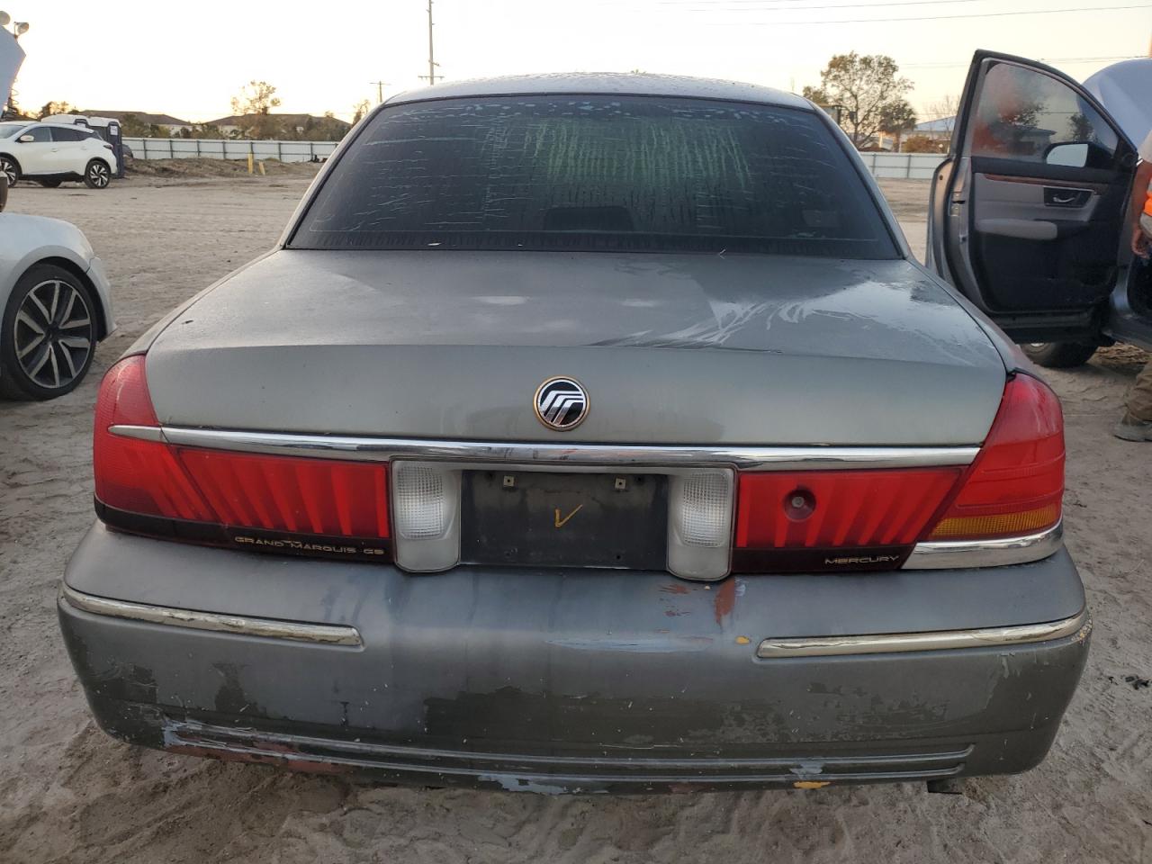 2000 Mercury Grand Marquis Gs VIN: 2MEFM74W6YX618876 Lot: 76190354