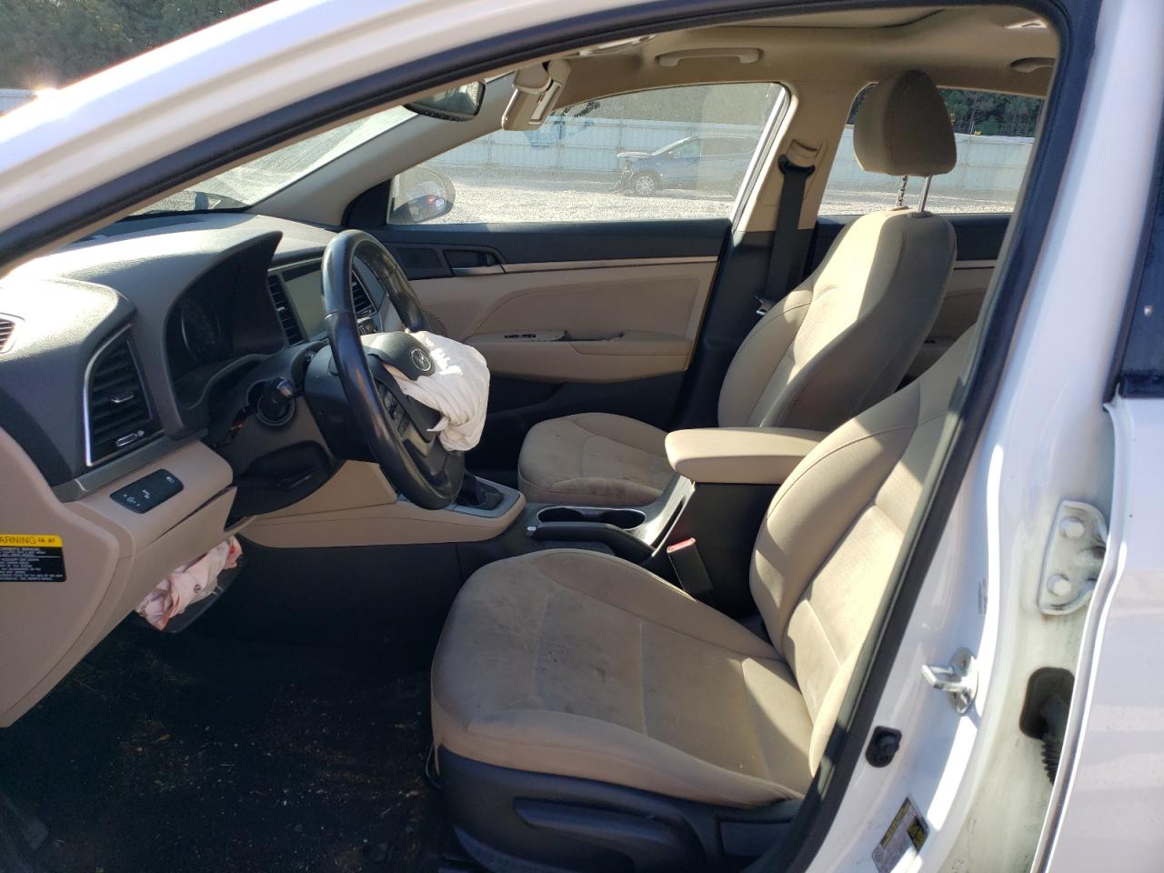 2018 Hyundai Elantra - Image 7