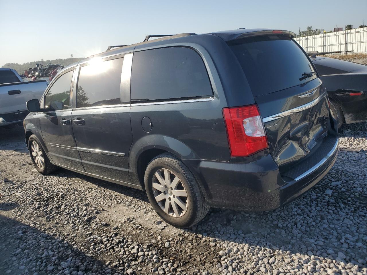 2014 Chrysler Town & Country - Image 2