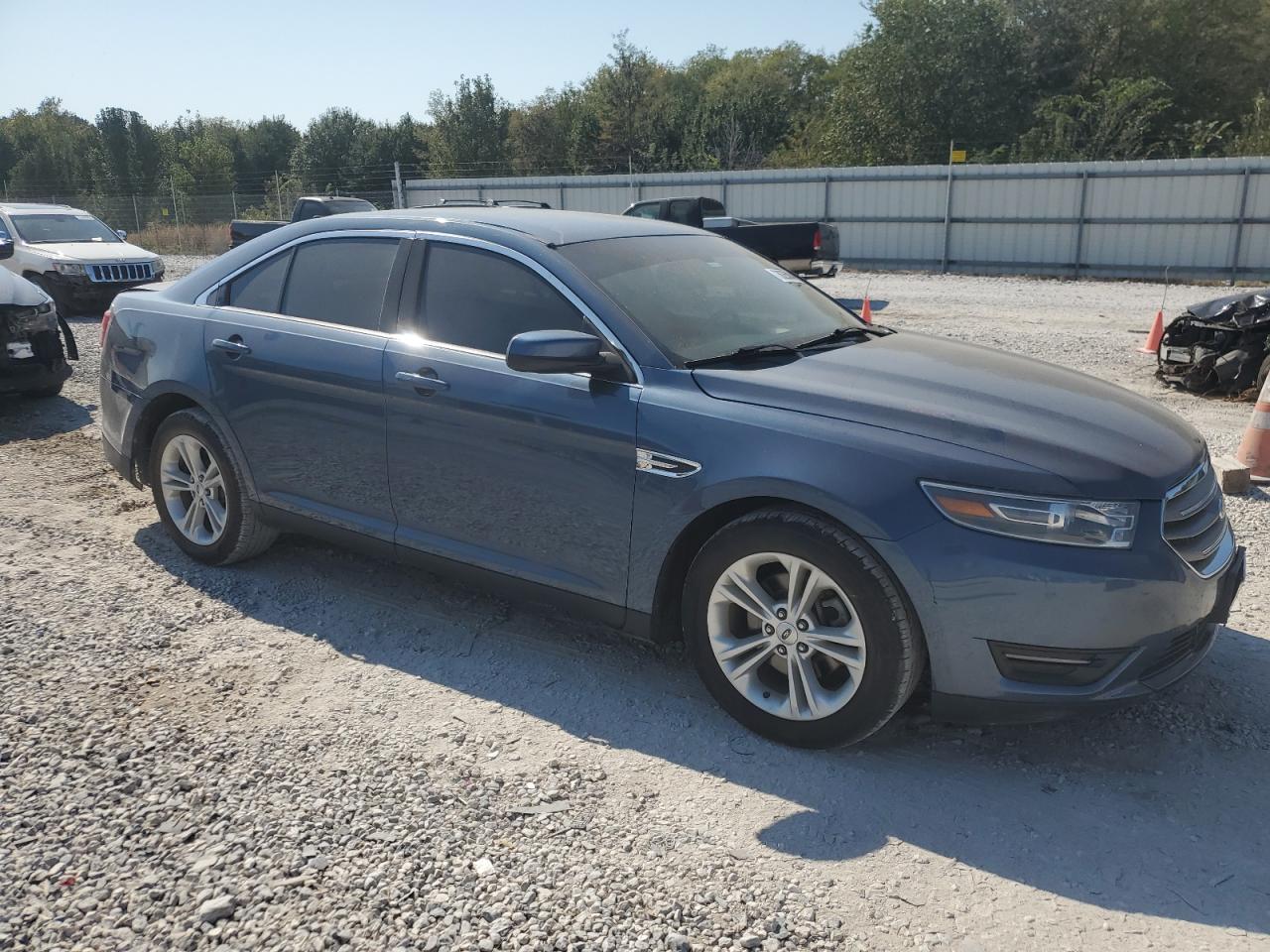 2018 Ford Taurus - Image 4