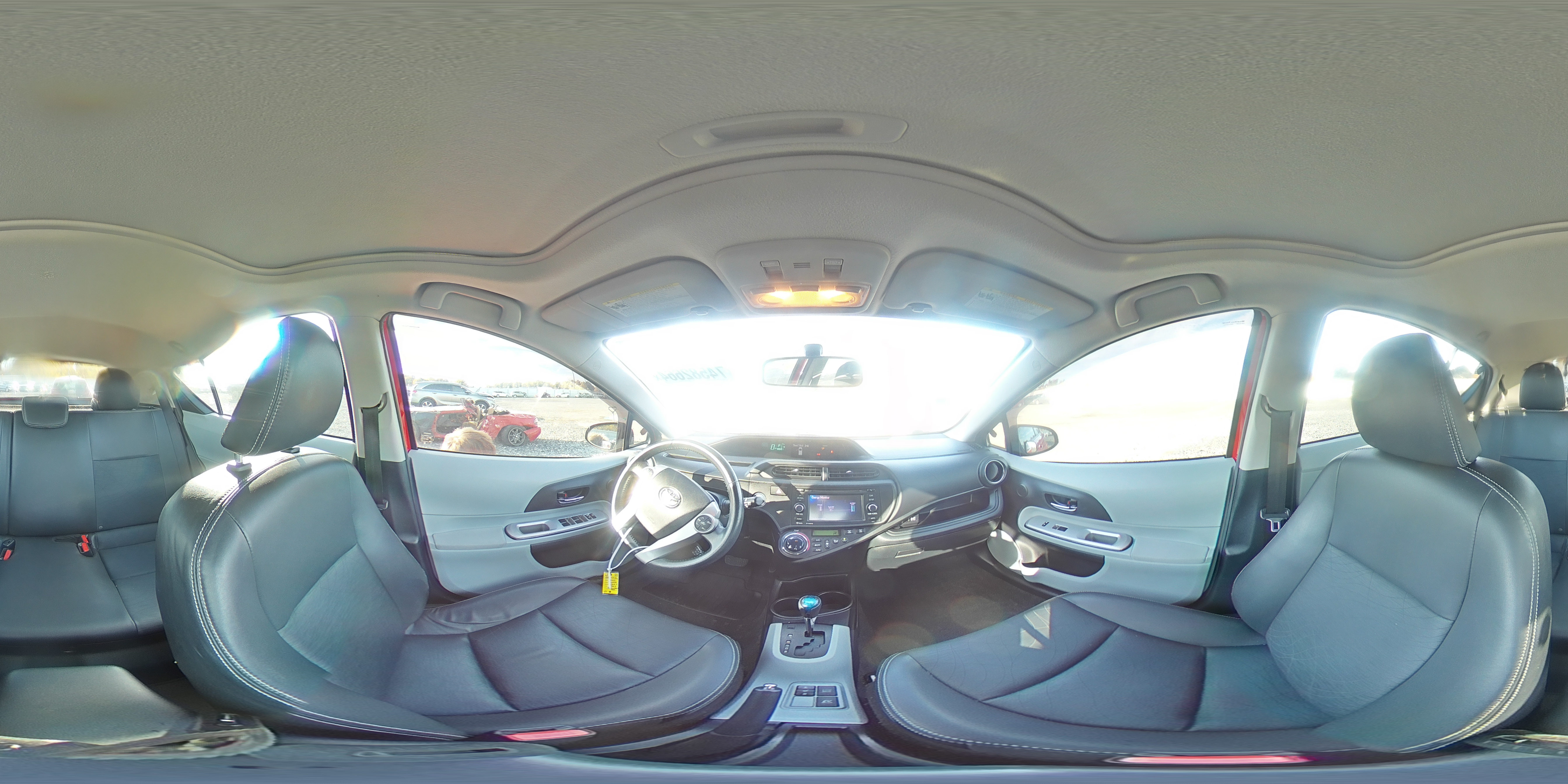 2013 Toyota Prius - Image 13