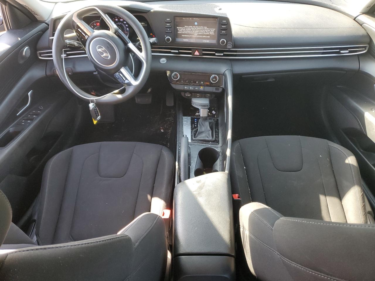 2021 Hyundai Elantra - Image 8
