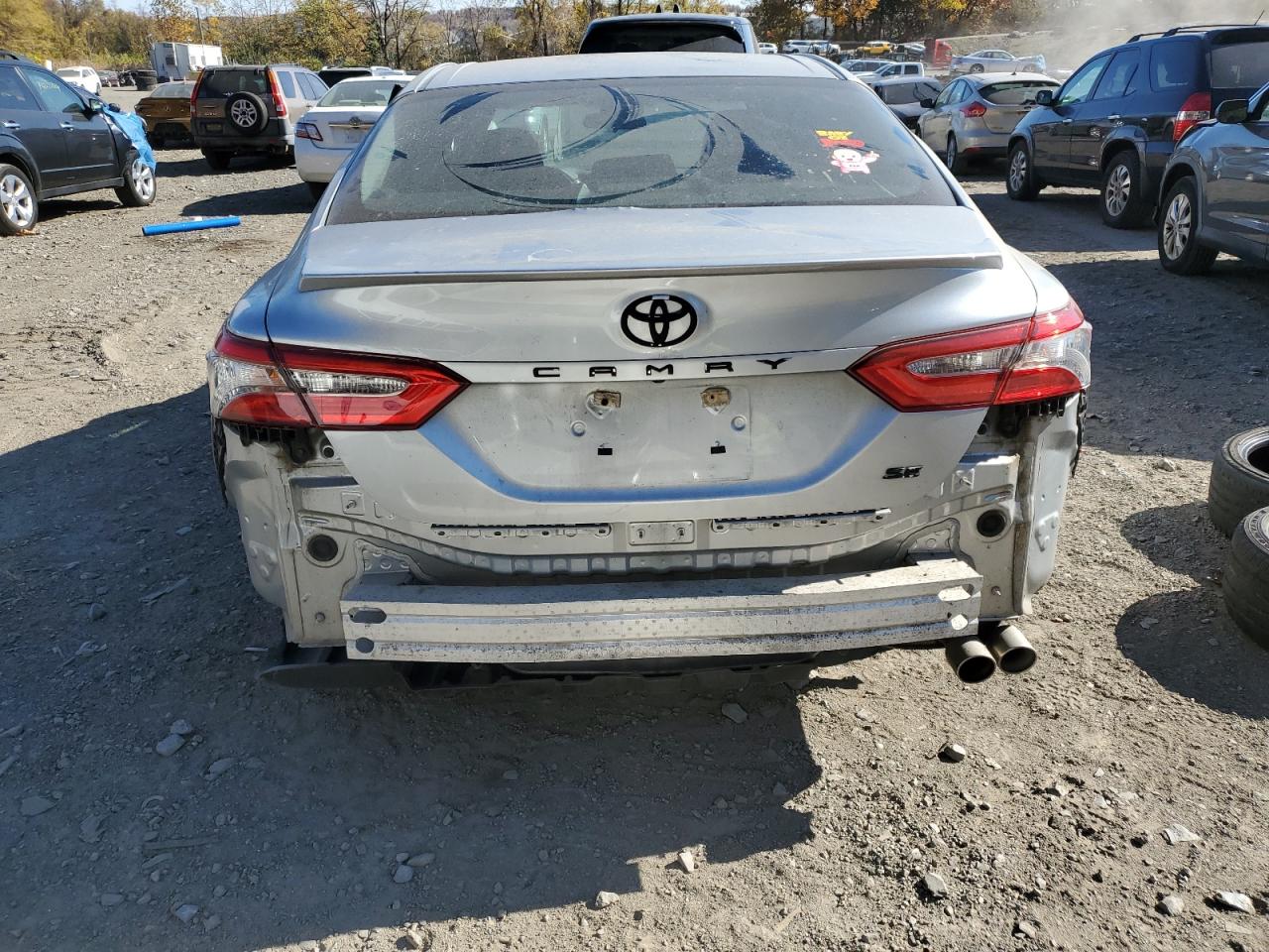 2018 Toyota Camry L VIN: 4T1B11HK0JU644069 Lot: 76883354