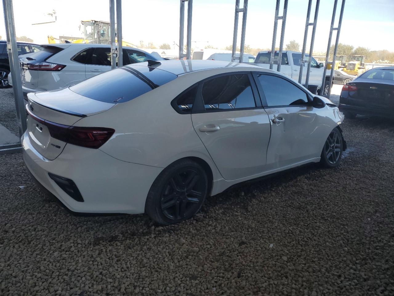 2021 Kia Forte - Image 3