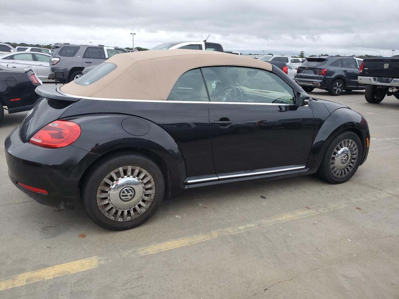 2014 Volkswagen Beetle - Image 3