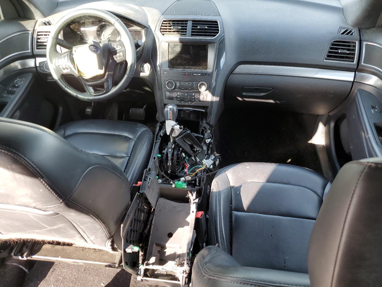 2019 Ford Explorer - Image 8