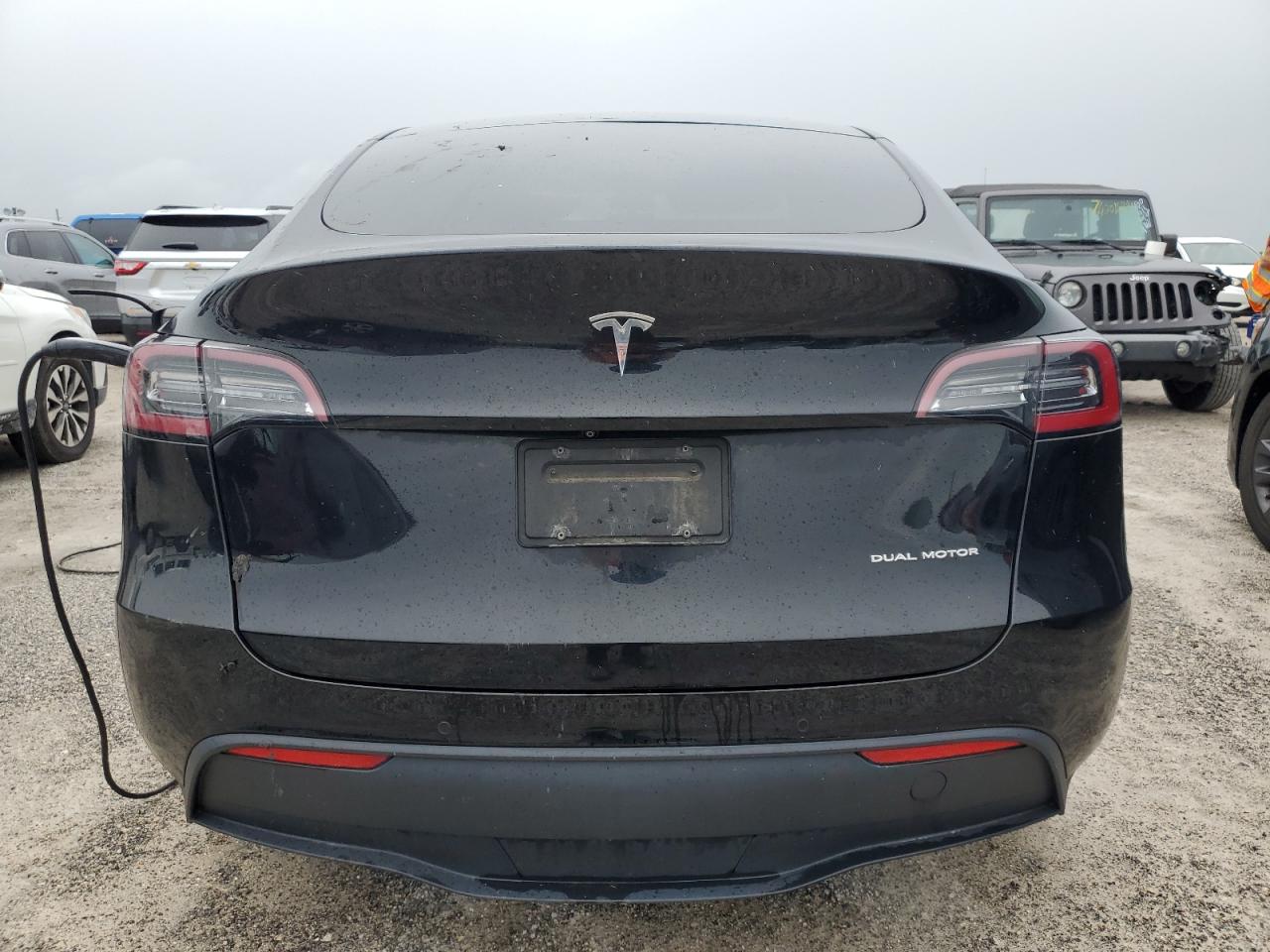 5YJYGDEE8LF025597 2020 Tesla Model Y