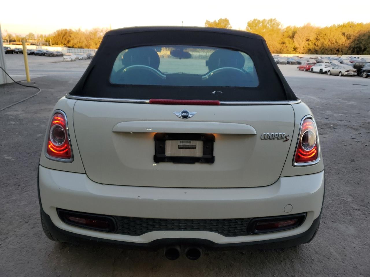 2011 Mini Cooper S VIN: WMWZP3C55BTX82760 Lot: 76783914