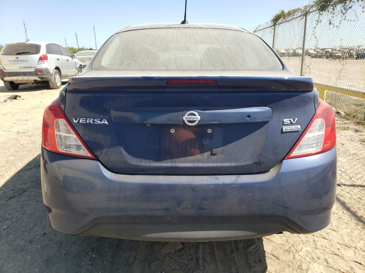 2018 Nissan Versa S VIN: 3N1CN7APXJL833881 Lot: 76839714