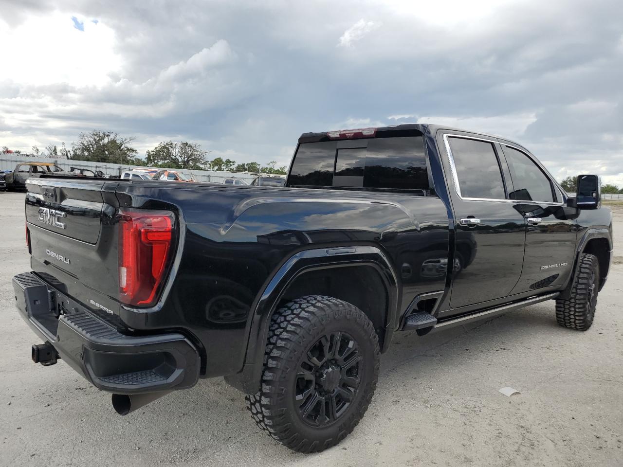 2021 GMC Sierra - Image 3