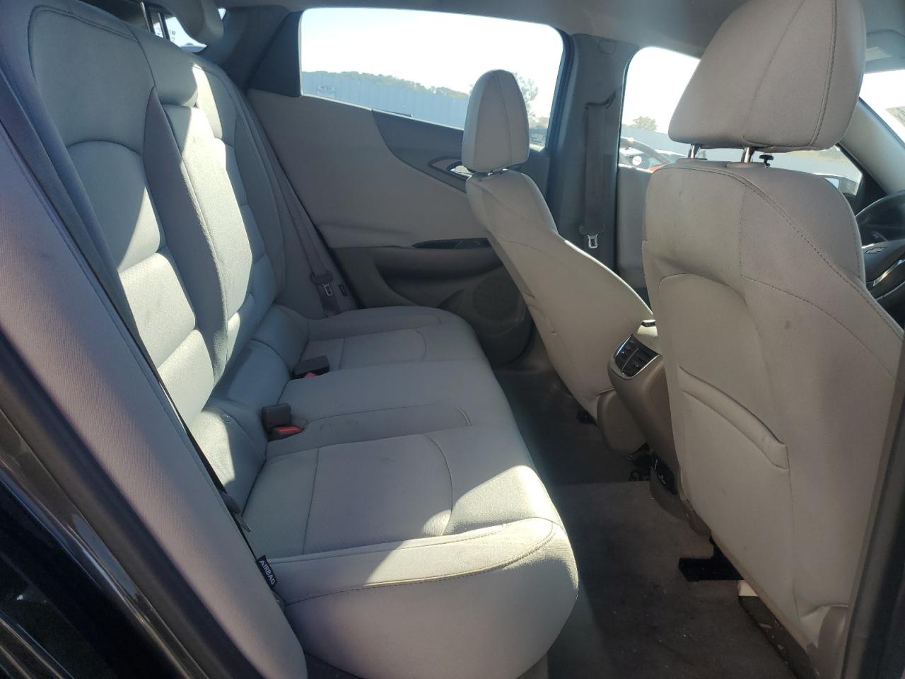 2016 Chevrolet Malibu - Image 11